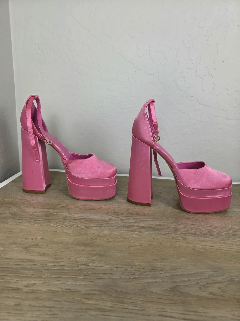 Shoe Dazzle Barbie Pink Satin Platform Slingback Heels